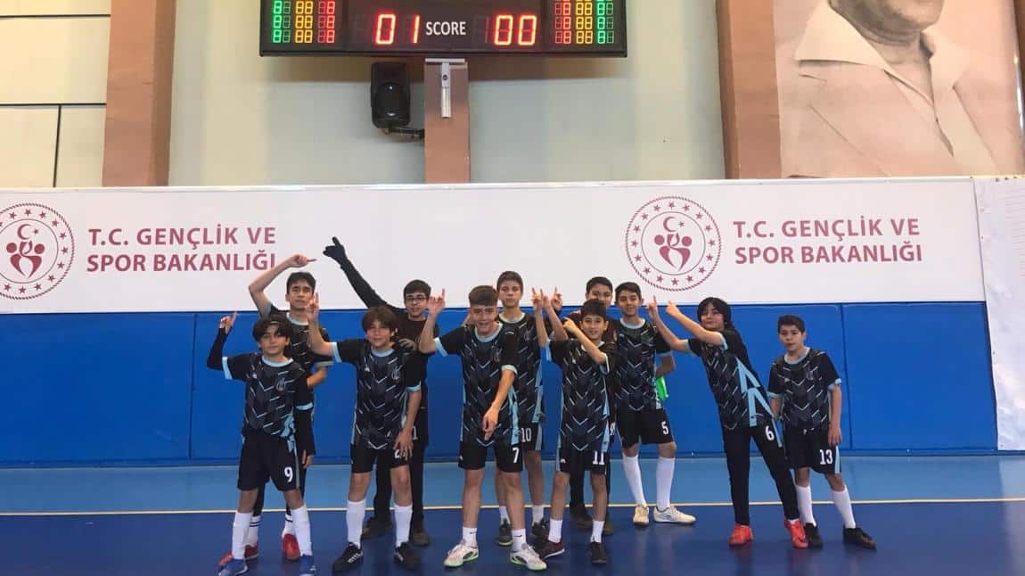 Ortaokul Futsal Takımımız Nevşehir İKİNCİSİ olarak bizleri gururlandırdılar.