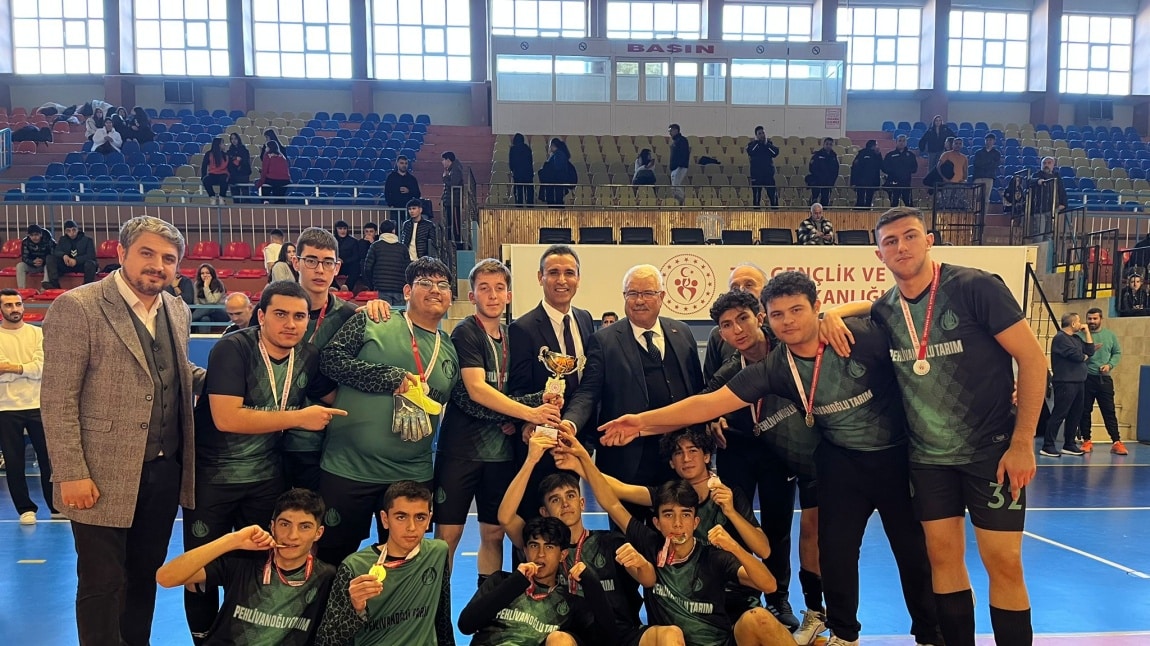 FUTSAL LİSE A TAKIMIMIZDAN İL BİRİNCİLİĞİ....